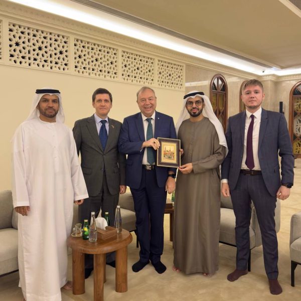 A MEETING BETWEEN EVGENY YEREMIN, CHAIRMAN OF THE COUNCIL OF THE FUND FOR THE SUPPORT OF ISLAMIC CULTURE, SCIENCE AND EDUCATION, AND MIKHAIL GRYAZNOV, DIRECTOR OF THE FUND, WITH DR. OMAR KHABTOUR AL DAREEM, HEAD OF THE MAIN DEPARTMENT FOR ISLAMIC AFFAIRS AND WAKFS OF THE UAE, WAS HELD IN ABU DHABI
