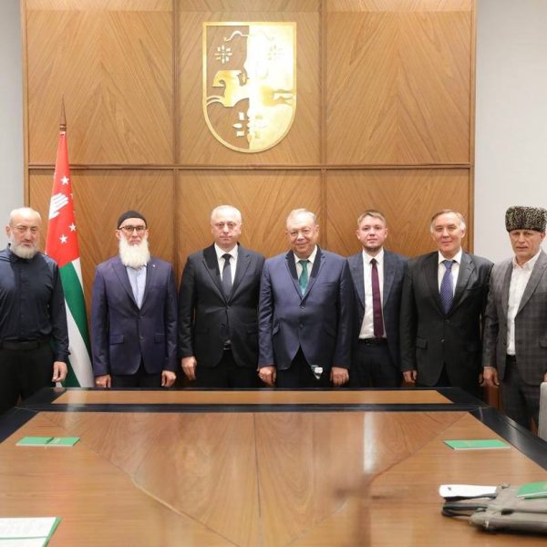 В столице Республики Абхазия состоялась официальная встреча делегации Российской Федерации с Президентом Республики Бадрой Гунбой.