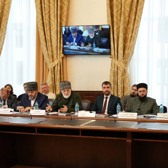 В Москве обсудили пути укрепления межкультурного и межконфессионального согласия.