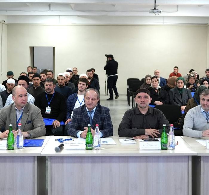 В Махачкале состоялся семинар «Глобализация и её воздействие на становление новых идентичностей: противоречия, конфликты и пути их преодоления».