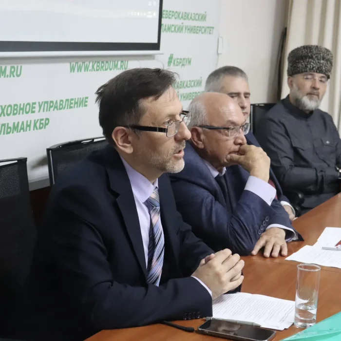В Нальчике состоялся круглый стол «Русский язык как объединяющий фактор народов России», приуроченный ко Дню России.